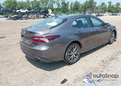 2022 Toyota Camry Xle Awd z USA, uszkodzony, nr VIN 4T1F11BK3NU061401